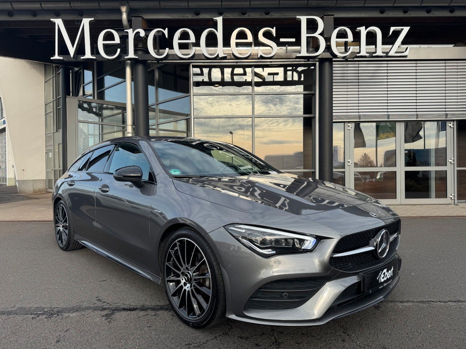 Fahrzeugabbildung Mercedes-Benz CLA 200d SB Edition+AMG+AHK+MultiBeam+Ambiente