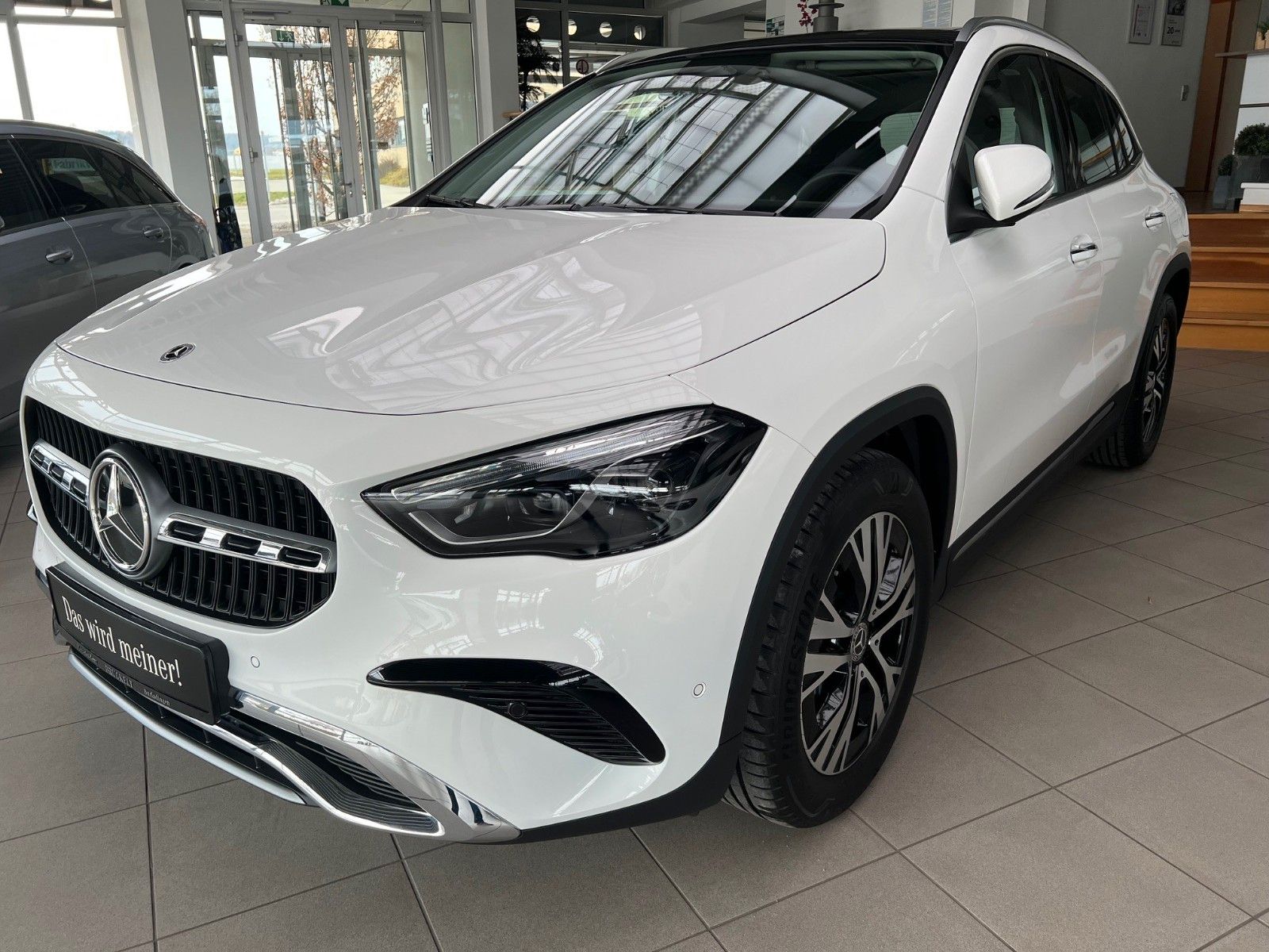 MERCEDES-BENZ GLA 250 4M Progessive+,MULTIBEAM,Pano,AHK