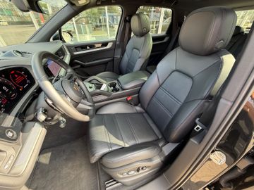 Porsche Cayenne - 2