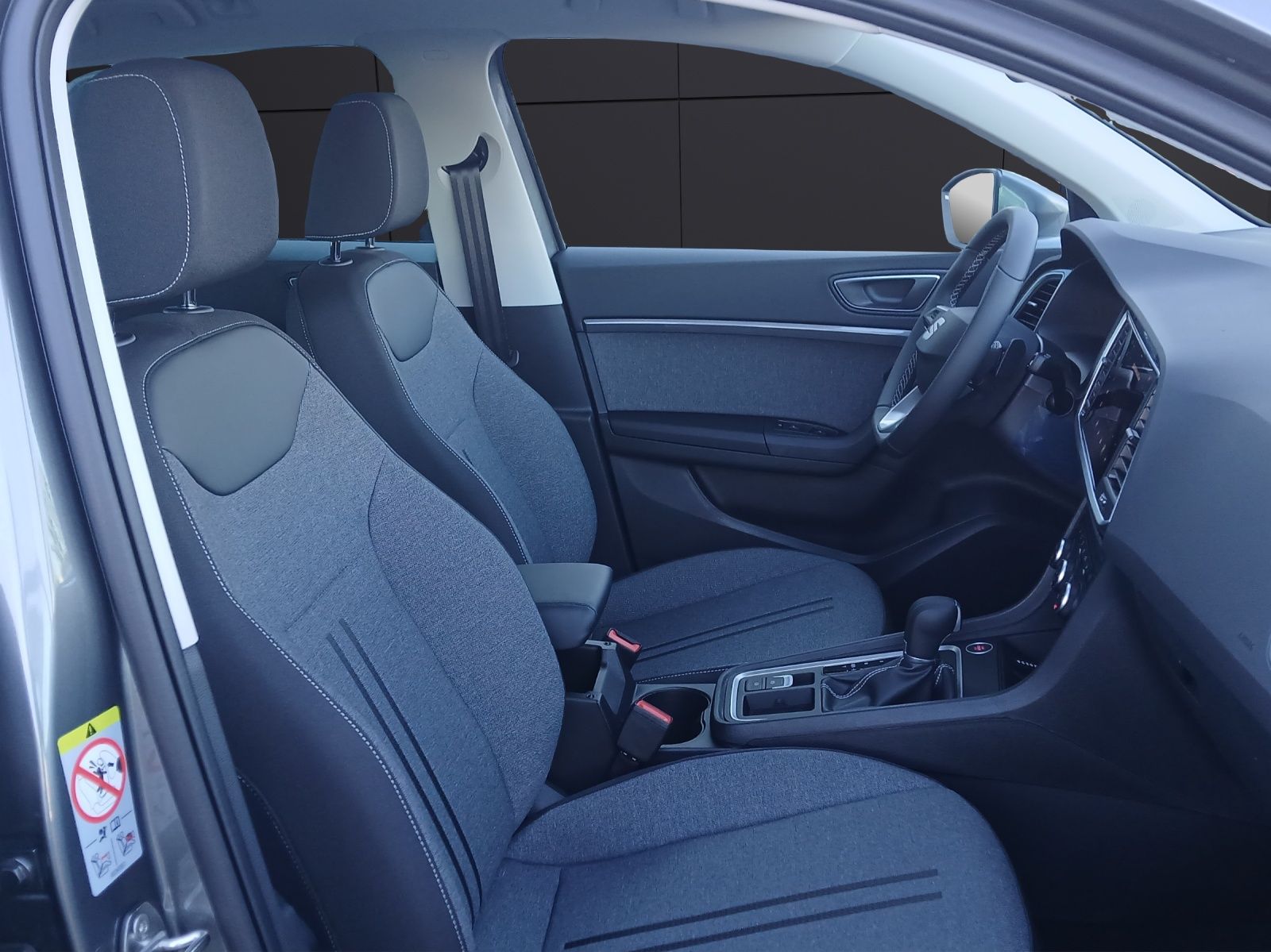 Fahrzeugabbildung SEAT Ateca 1.5 TSI DSG Road Edition LED Keyless