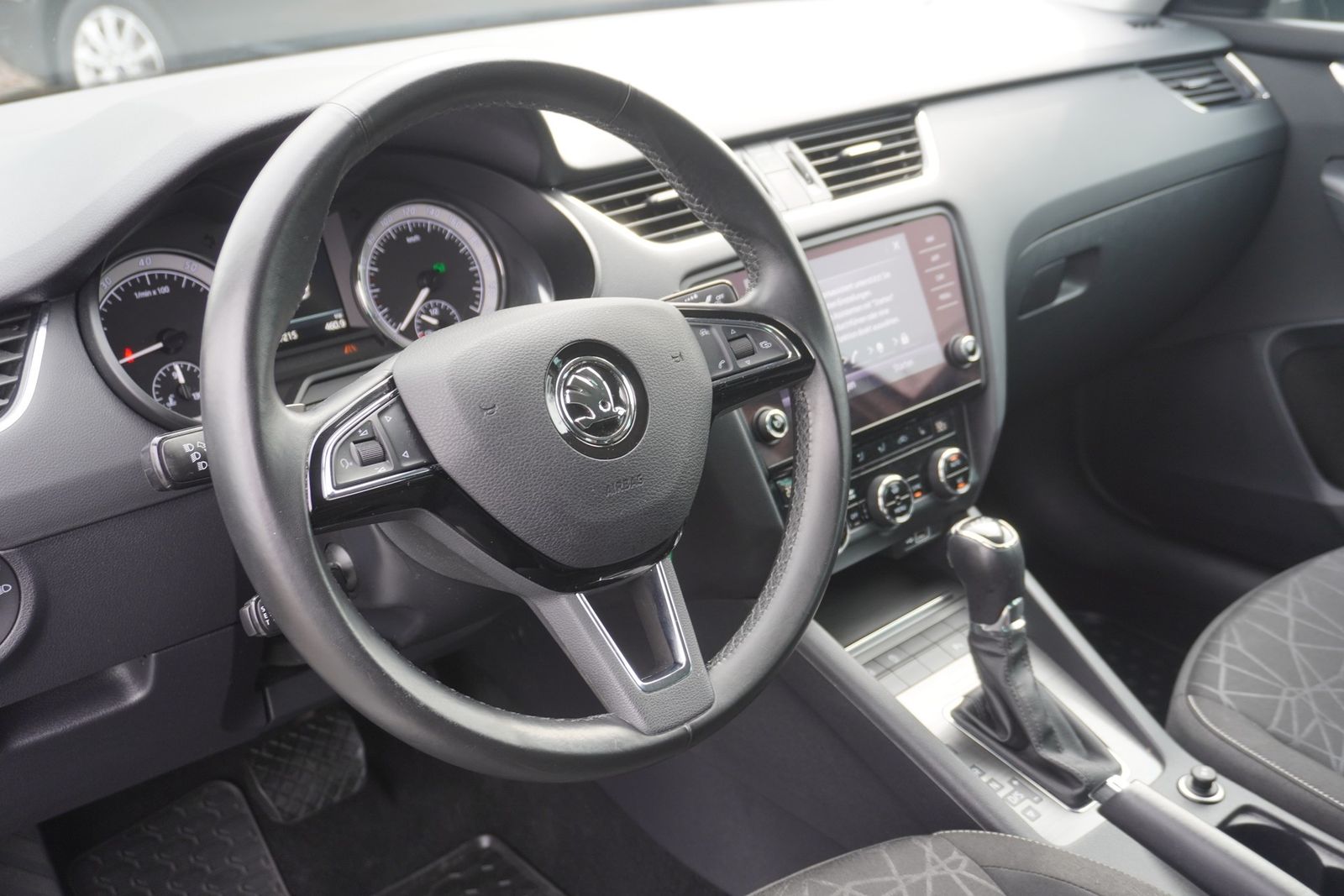 Skoda Octavia 1.5 TSI Clever DSG LED Navi ACC PDC foto 8