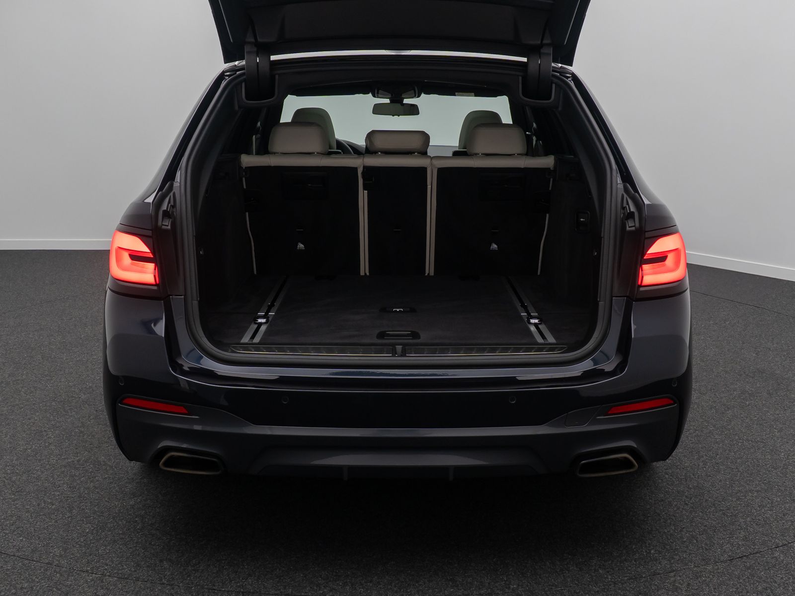 Fahrzeugabbildung BMW 540d xD M Sport FondEnt Kamera HiFi Panorama TV