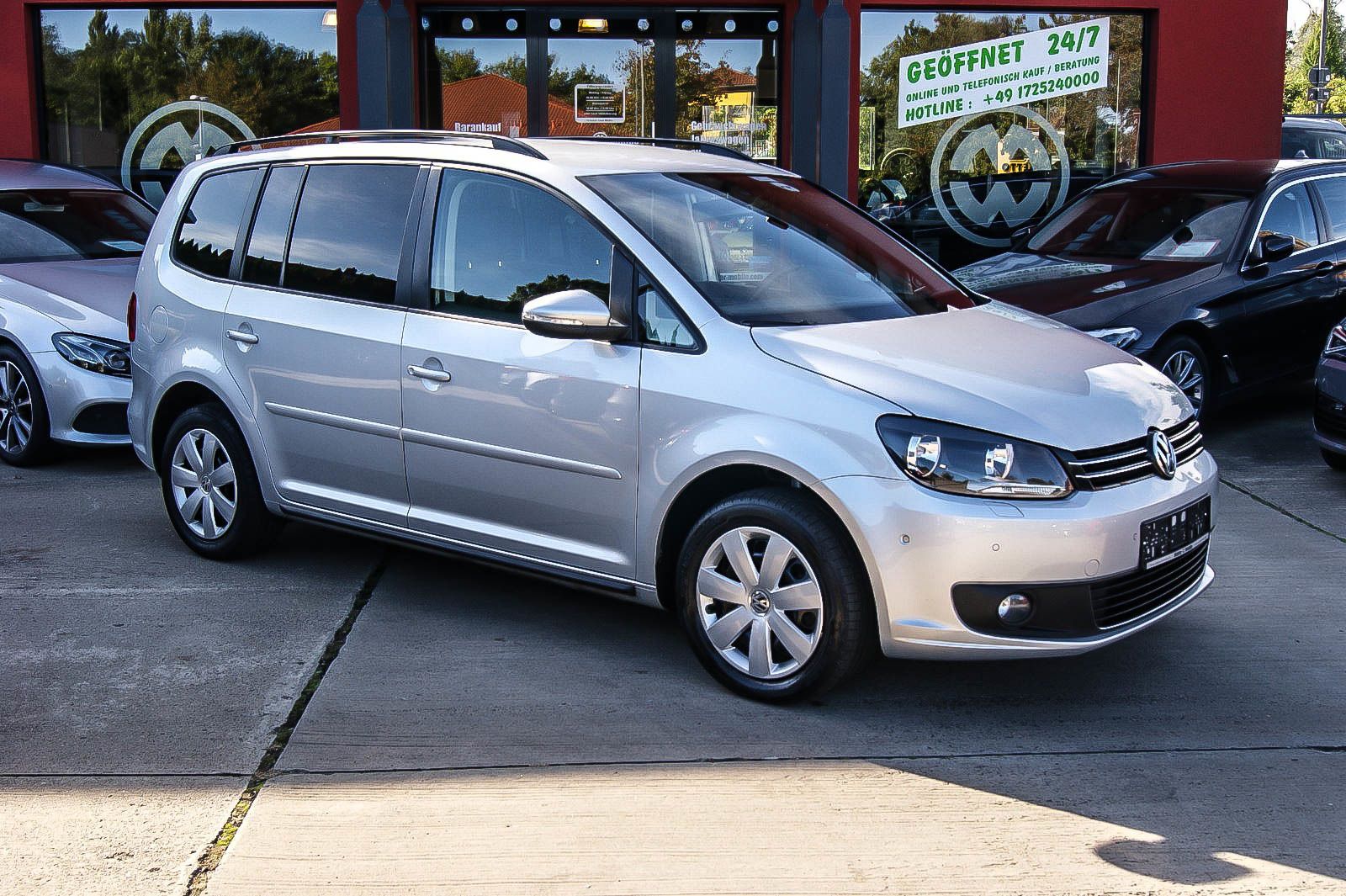 Fahrzeugabbildung Volkswagen Touran 1.4 TSI PARKLENKASSISTENT WINTER 1.HAND