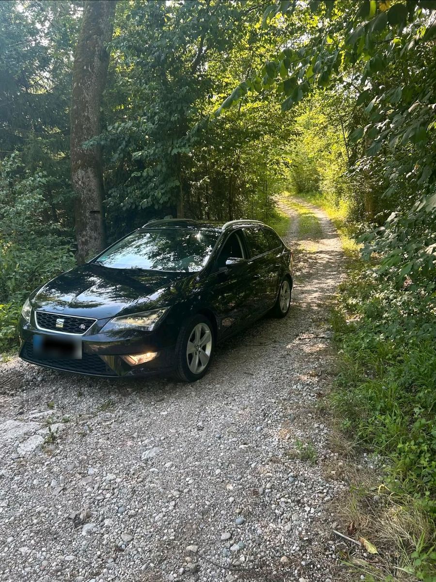 SEAT Seat Leon FR, Farbe Schwarz, Top Zustand