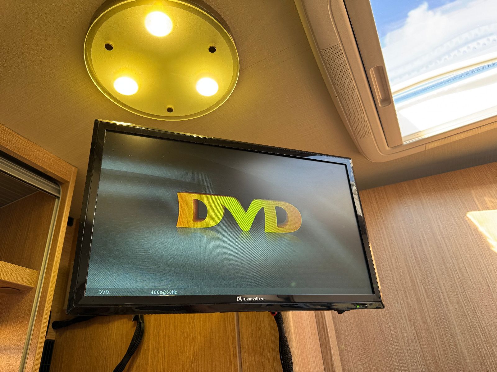 Fahrzeugabbildung Sunlight T 68 FIAT DUCATO NAVI KAMERA SAT TV EB & HUBBETT