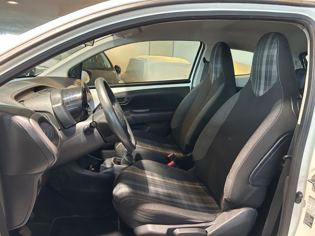 Fahrzeugabbildung Peugeot 108 Active * 1.Hd*