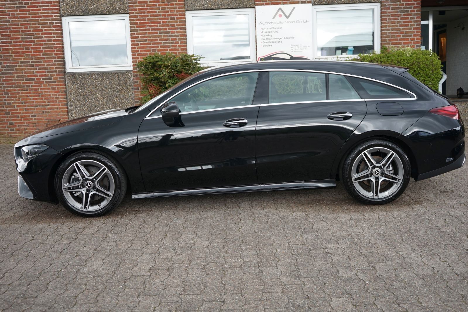 Fahrzeugabbildung Mercedes-Benz CLA 200 Klasse Shooting Brake*AMG Premium