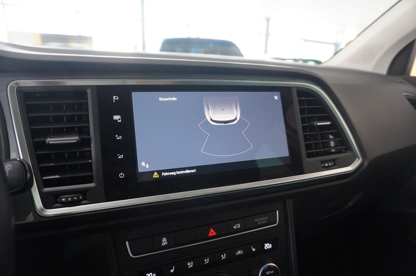Fahrzeugabbildung SEAT Ateca 2.0 TDI STYLE NAVI/LED/SHZ/TEMP./PDC/DAB+