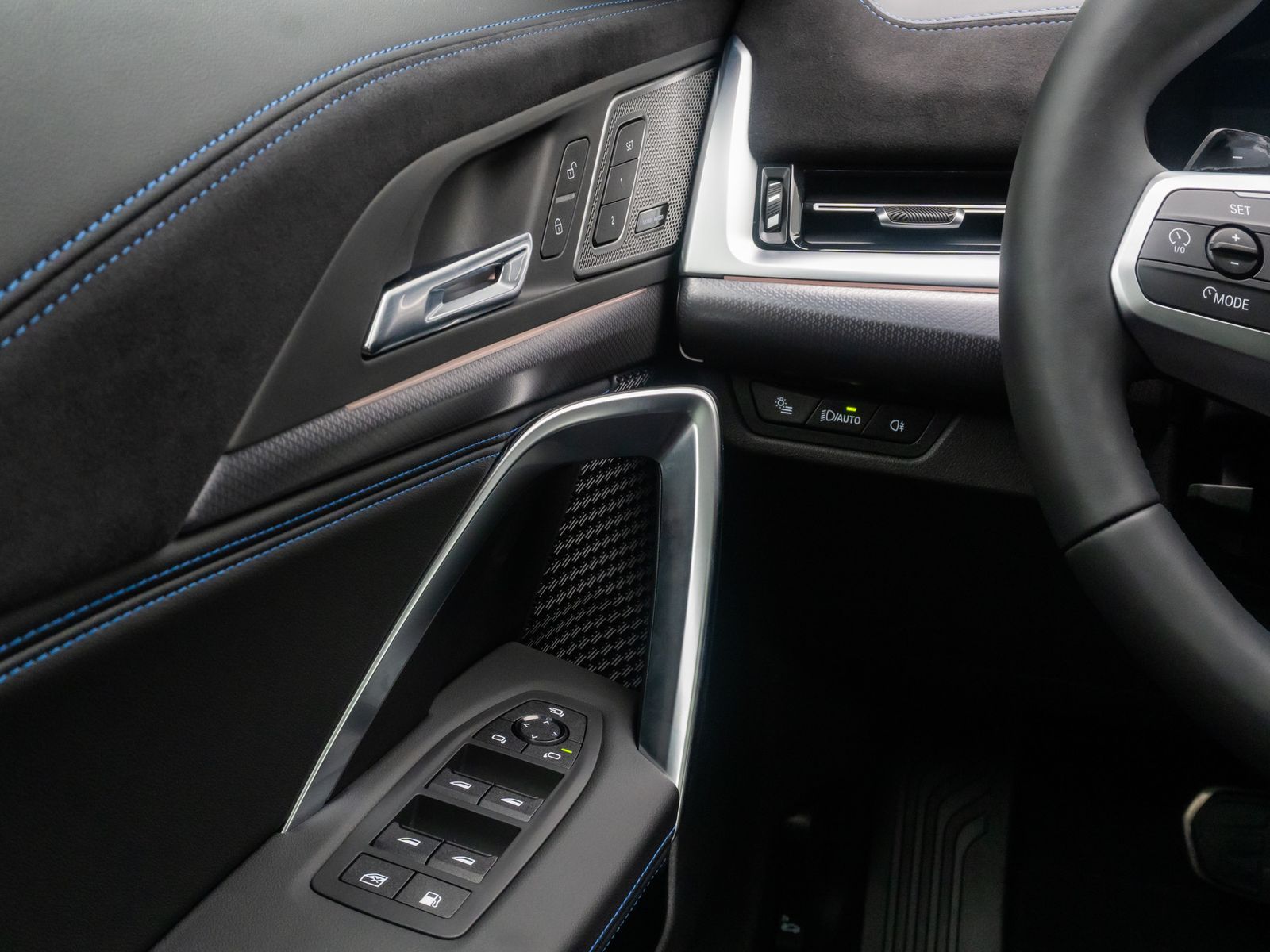Fahrzeugabbildung BMW X1 xD25e M Sport H/K Kamera Panorama DAB Memory