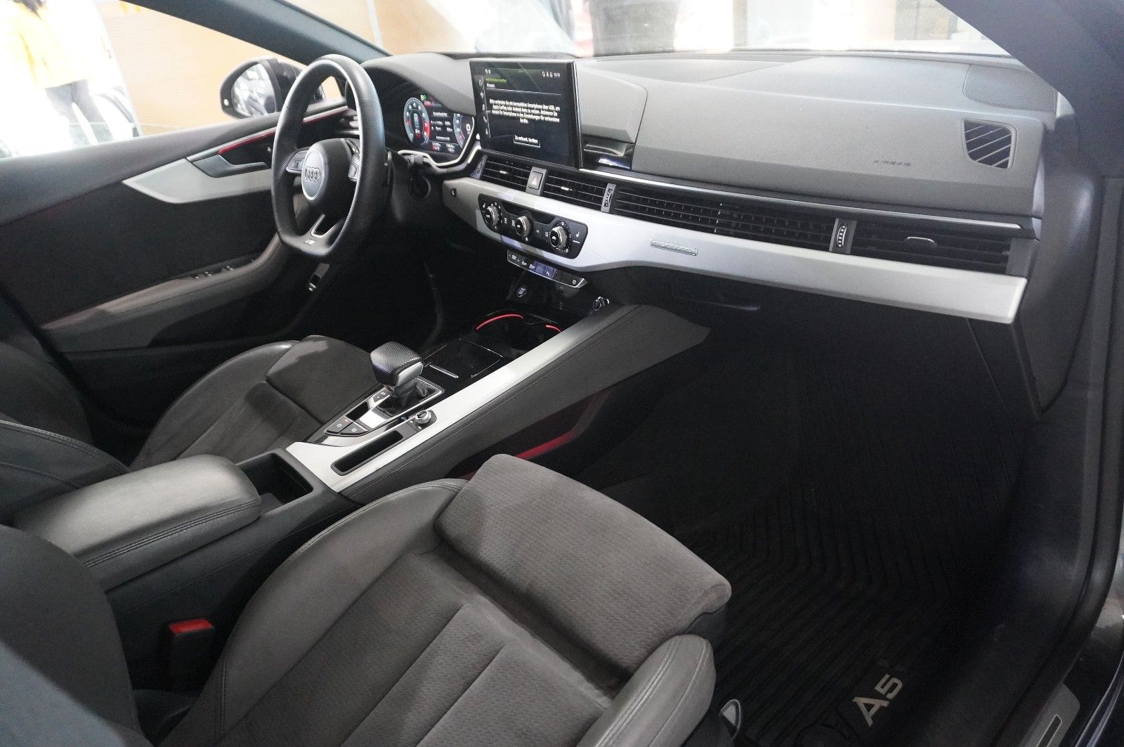 Fahrzeugabbildung Audi A5 Sportback 45 TFSI QUATTRO S-LINE NAVI/MATRIX
