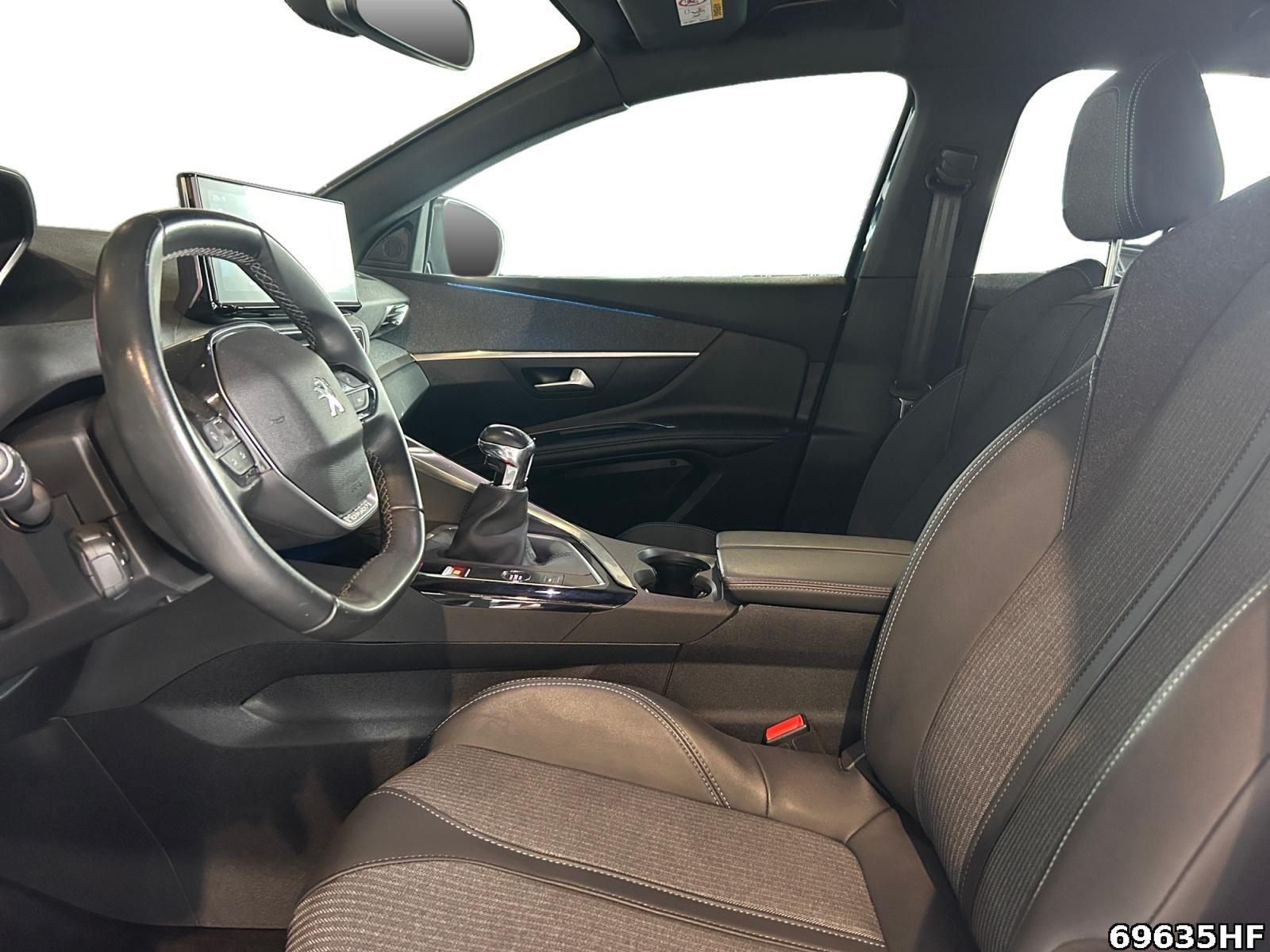 Fahrzeugabbildung Peugeot 3008 1.2 PureTech 130 Allure Pack (EURO 6d)