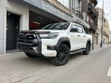 Toyota Hilux Invincible - Toyota Hilux: Leder