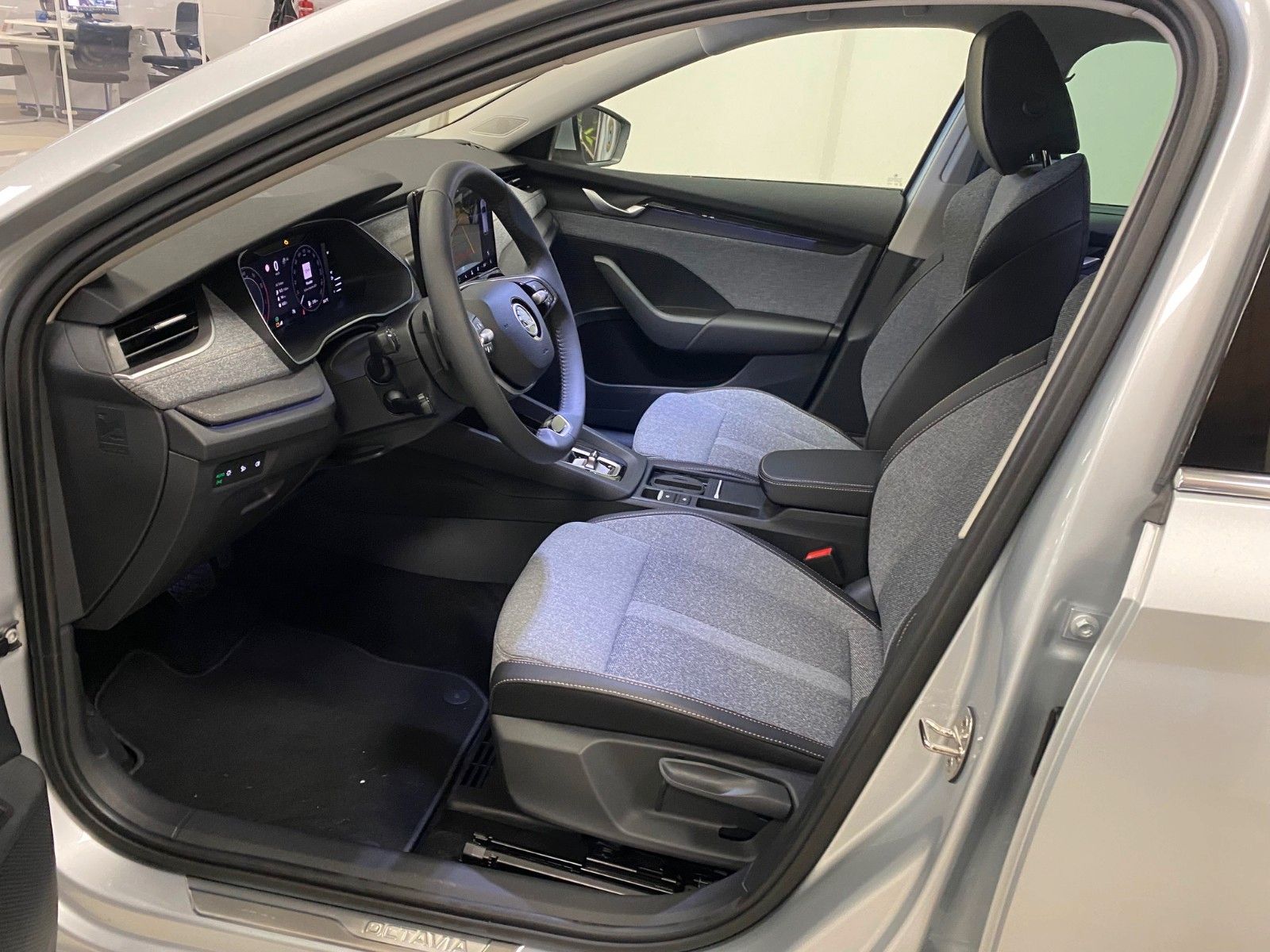 Fahrzeugabbildung SKODA Octavia 1.5 TSI MHEV 110kW DSG Selection+Matrix+