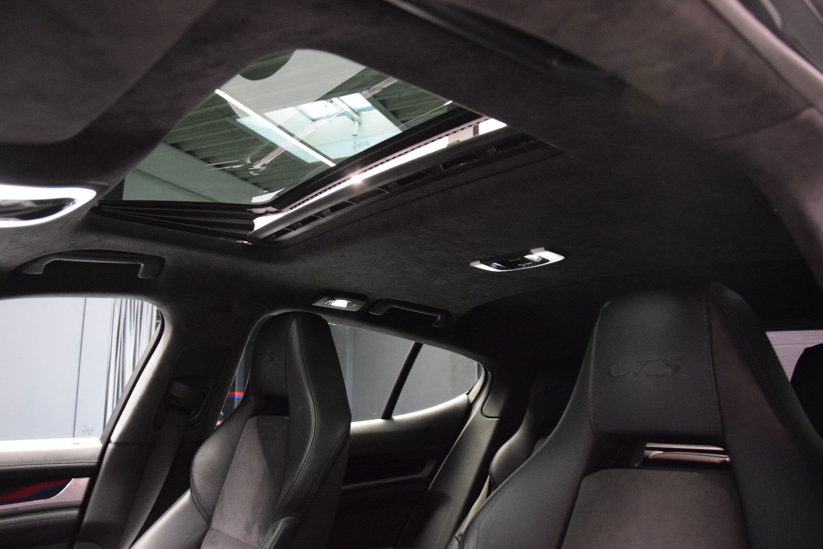 Fahrzeugabbildung Porsche Panamera GTS Bose Schiebedach PASM Sport Chrono