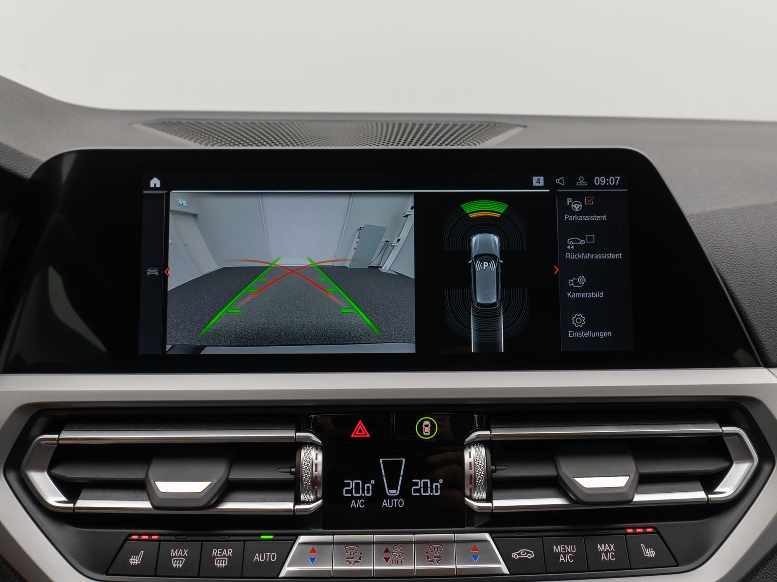 Fahrzeugabbildung BMW 318i Kamera DAB HiFi CockPitPro Alarm LED Sport