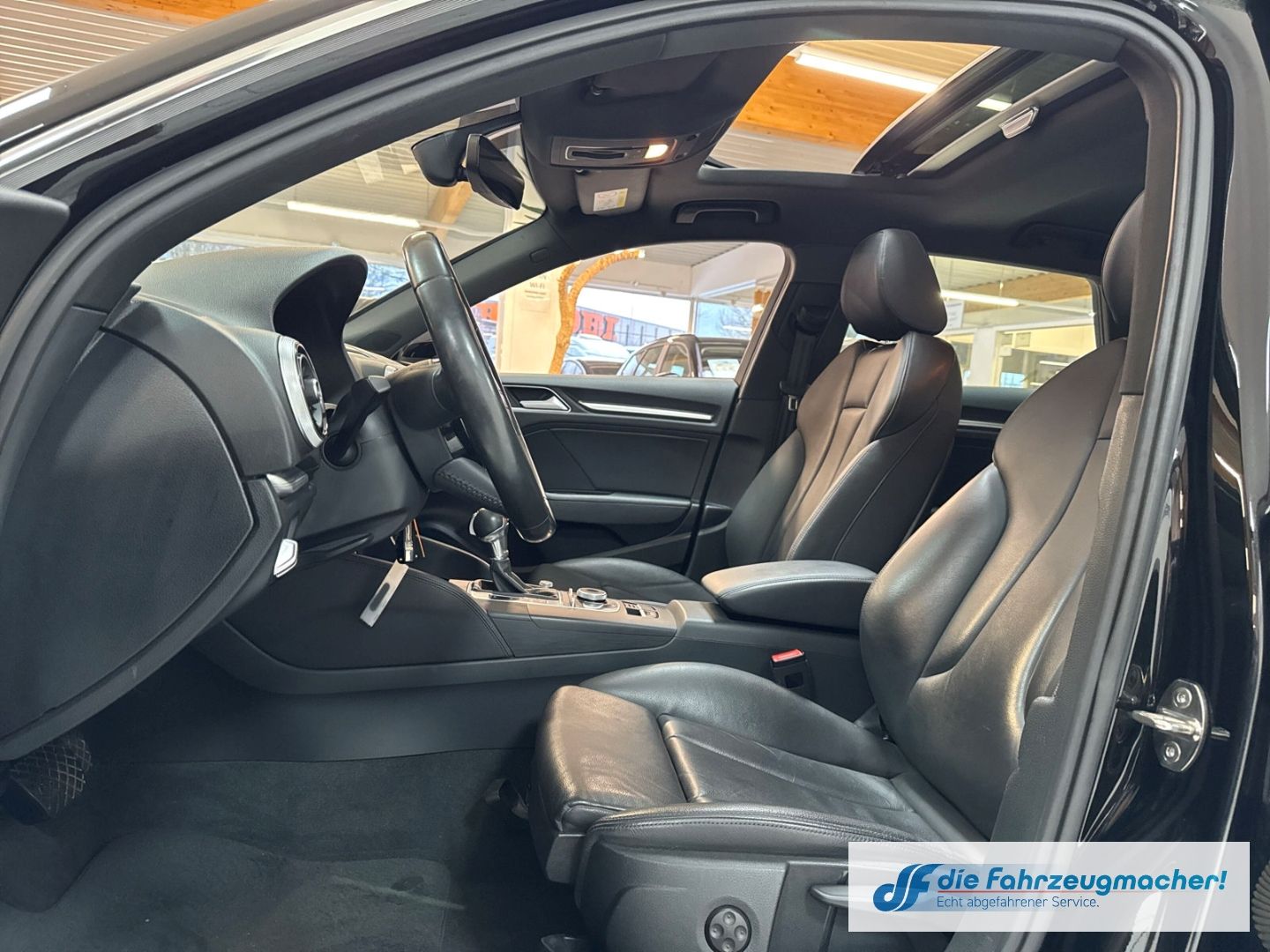 Fahrzeugabbildung Audi A3 Sportback quattro sport El. Panodach Leder LE