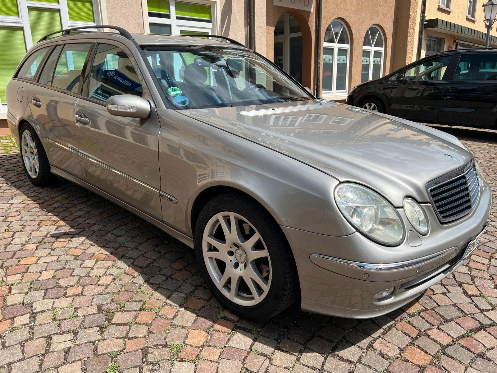 Mercedes-Benz E270 2004 — rear view