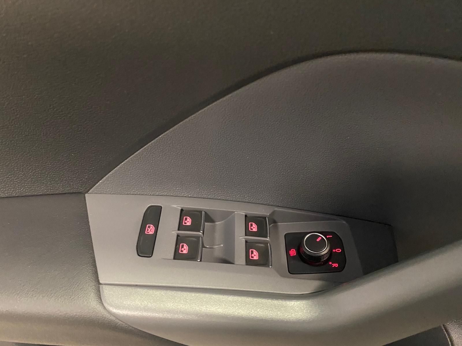 Fahrzeugabbildung Volkswagen T-Cross 1.0 TSI Style APP+KLIMA+ACC+RFK+PDC+NAVI