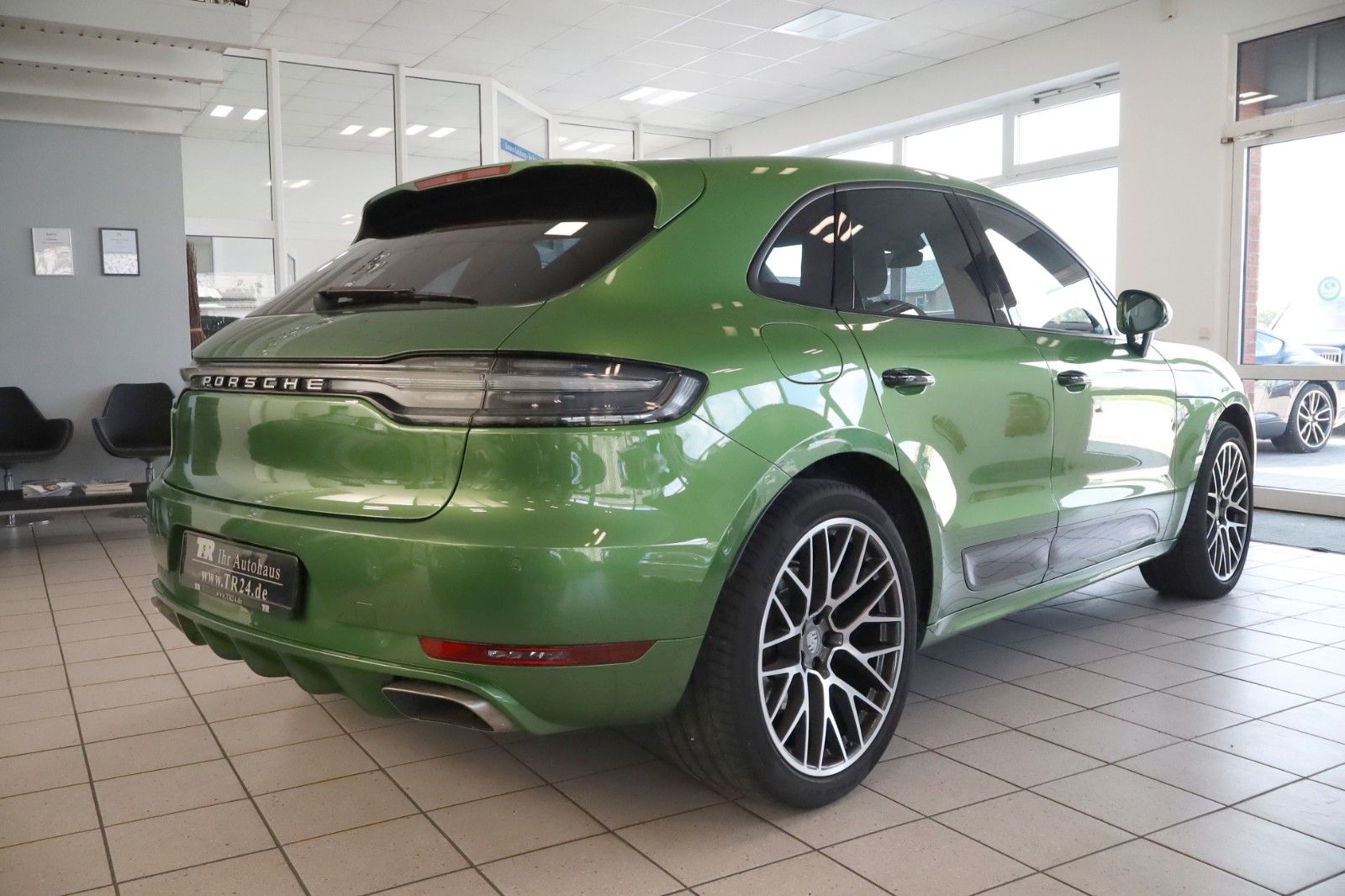 Fahrzeugabbildung Porsche Macan SportDesign/Panorama/Burmester/APPROVED