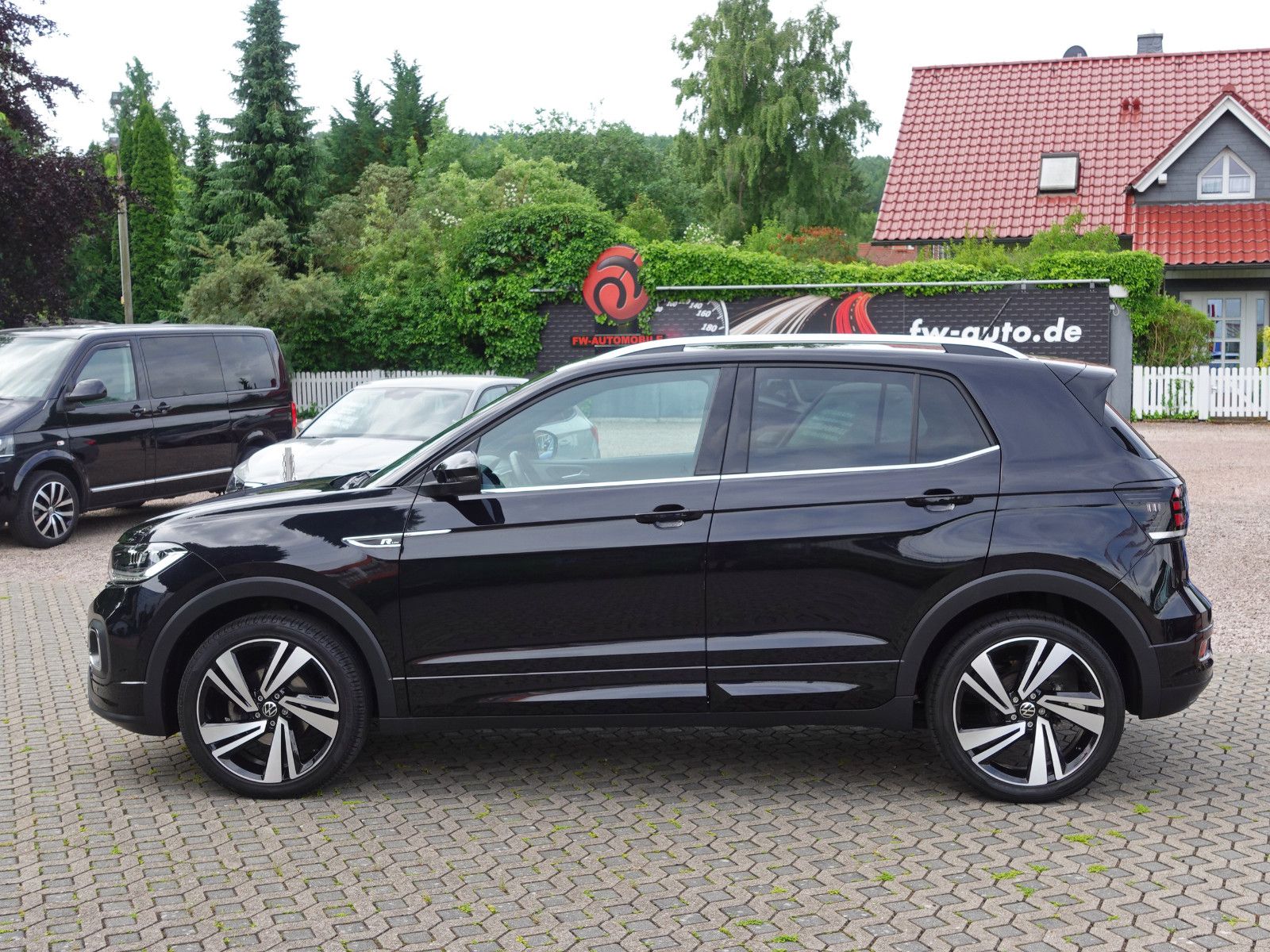 Fahrzeugabbildung Volkswagen T-Cross 1.5 TSI DSG Style R-Line RFK Assist AppC