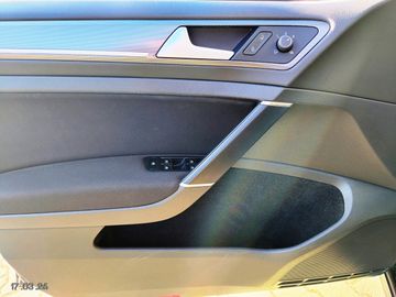 Volkswagen Golf VII 2.0 TDI Lounge DSG-ACC-SHZG-LHZG-PDC-