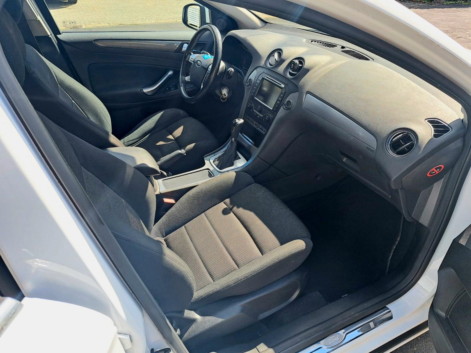 Ford Mondeo 2010 — photo 13