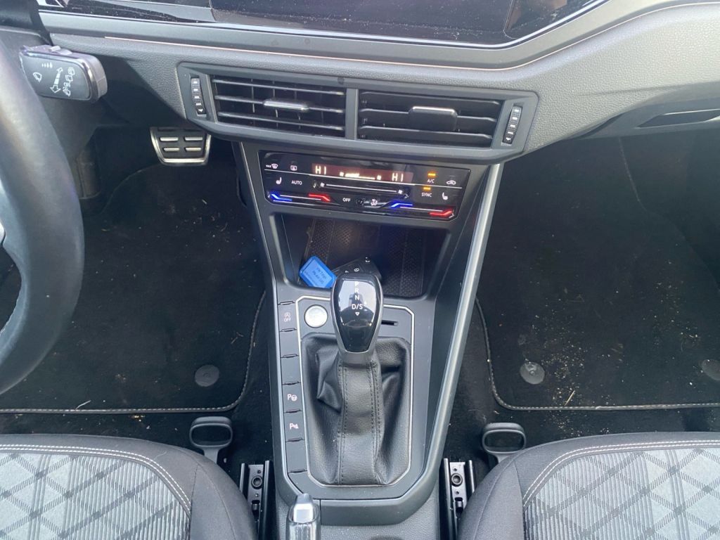 Fahrzeugabbildung Volkswagen Taigo 1.0TSI DSG R-Line Navi,LED,ACC,RFK,SH