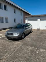 Audi a6 Kombi - Audi A6 aus 2002 mit Benzin-Antrieb: Kombi