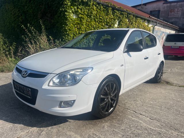 Hyundai i30 Classic Lim. 1,4*1-HAND*KLIMA*