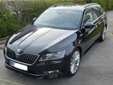 Skoda Superb 2.0 TDI 190PS DSG Style Combi Standheizun - Skoda Superb Gebrauchtwagen in Essen