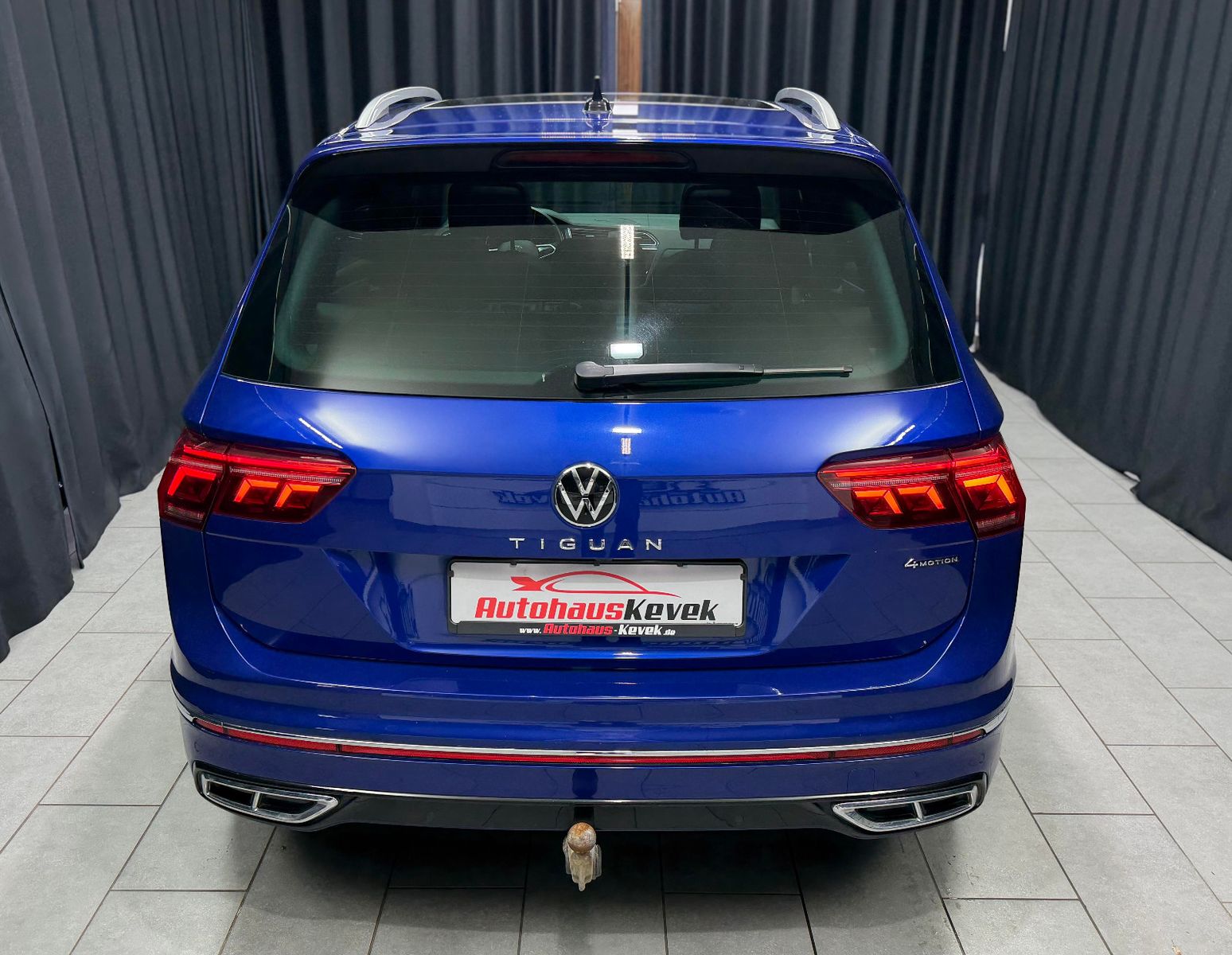 Fahrzeugabbildung Volkswagen Volkswagen Tiguan R-Line 4Motion|MATRIX|PANO|AHK