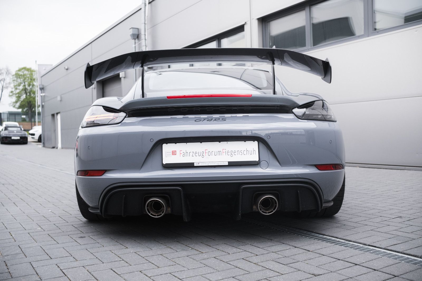 Fahrzeugabbildung Porsche Cayman 718 GT4RS-Lift-Weissach-Paket-BOSE-