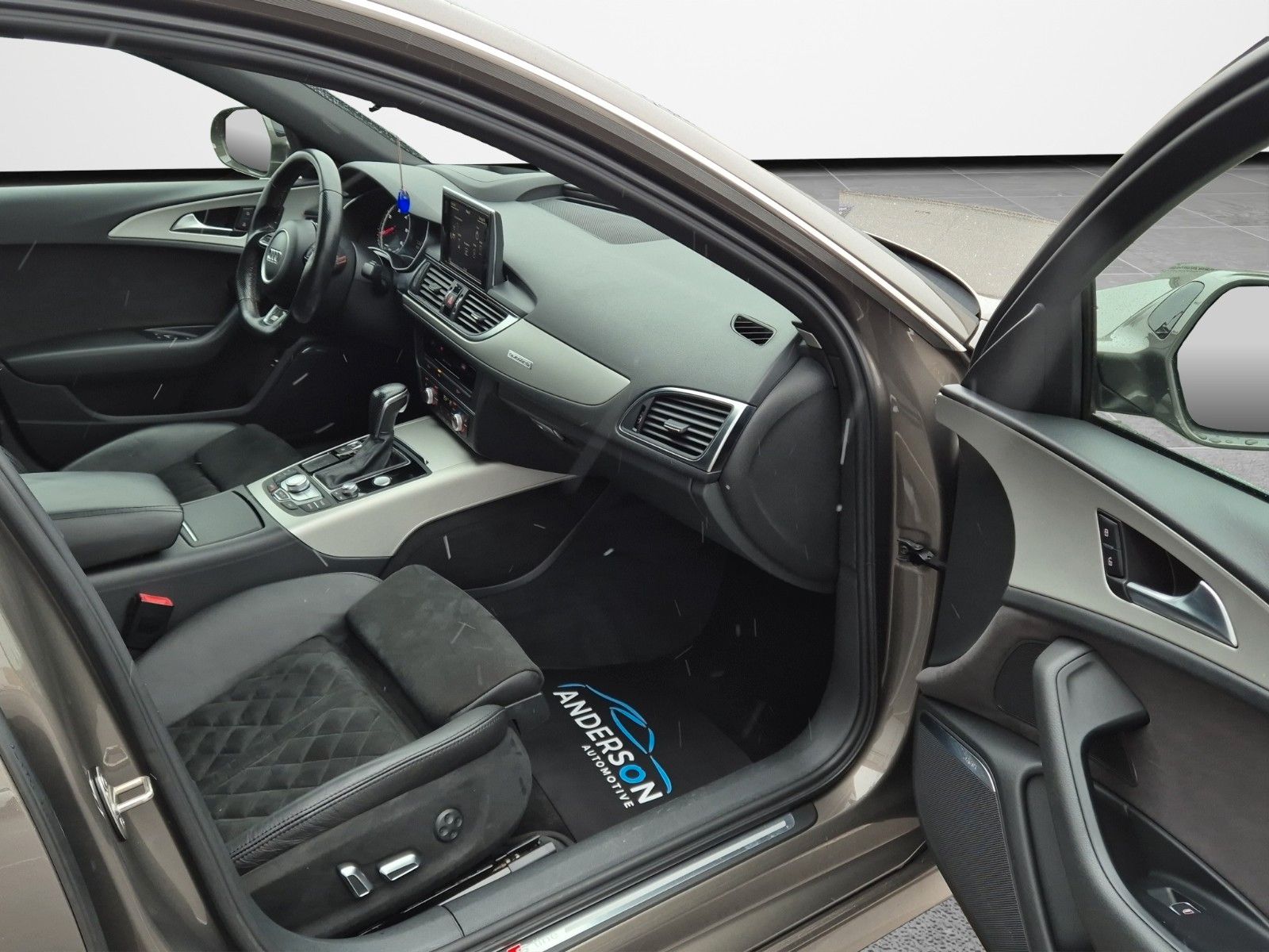 Fahrzeugabbildung Audi A6 AV 3.0TDI QUAT S LINE HUD BOSE MEMORY RAUTE