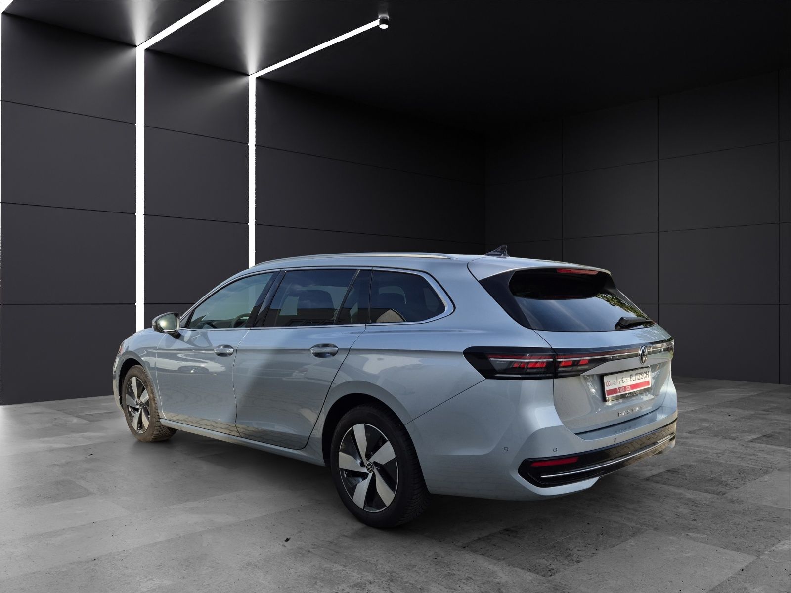 Fahrzeugabbildung Volkswagen Passat TDI Elegance DSG Matrix STH AHK Navi Pano