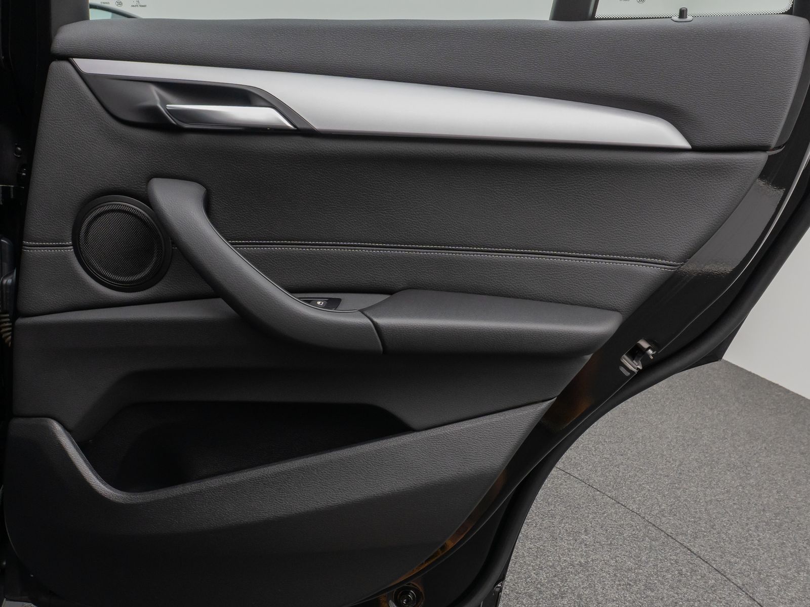 Fahrzeugabbildung BMW X1 sD18d Parkassist DAB Navi DrivAssis PDC Sport