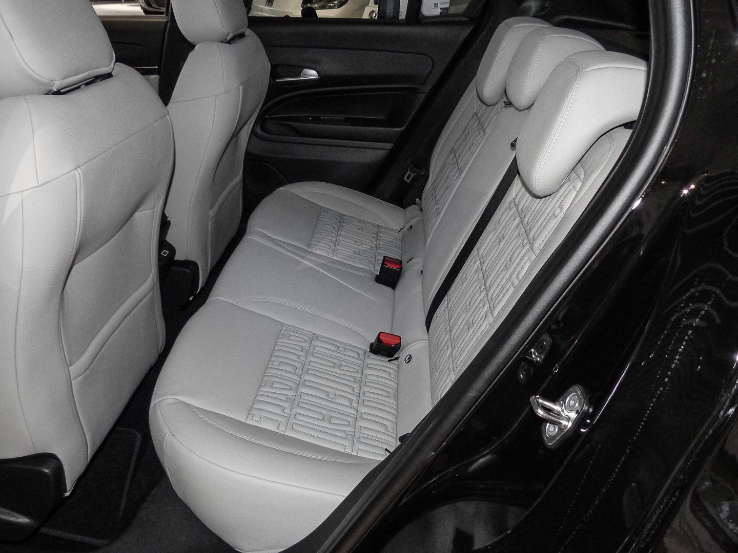 Fiat 600 La Prima Hybrid DCT Navi Massage Sitz LED