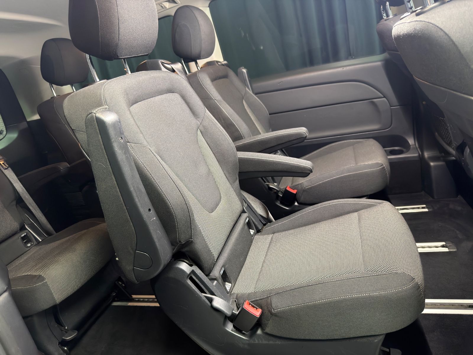 Fahrzeugabbildung Mercedes-Benz V 220 d EDITION 4MATIC lang |ACC|RF-KAMERA|NAVI|