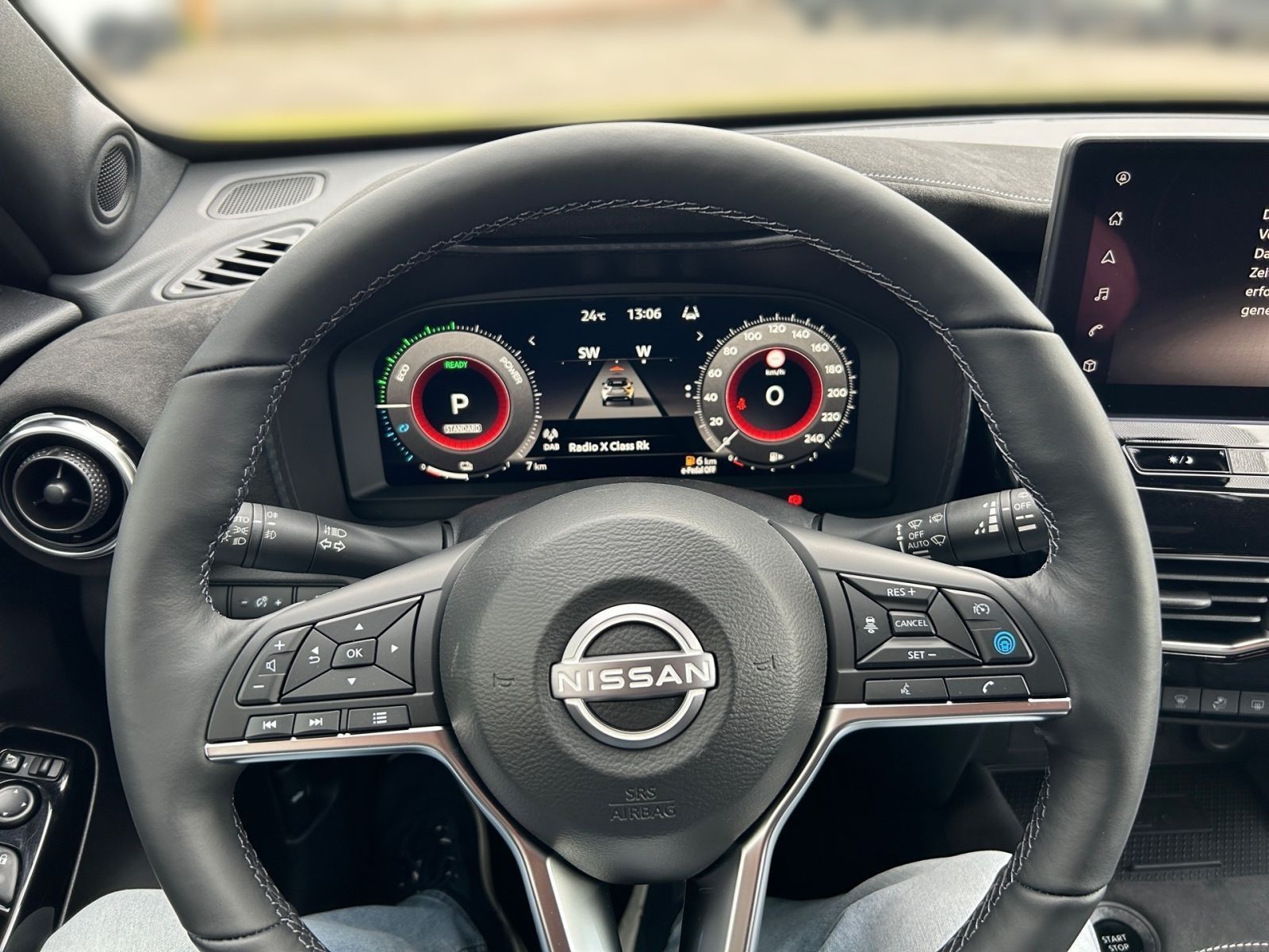 Fahrzeugabbildung Nissan JUKE 1.6 HYBRID N-Design Tech ProPILOT