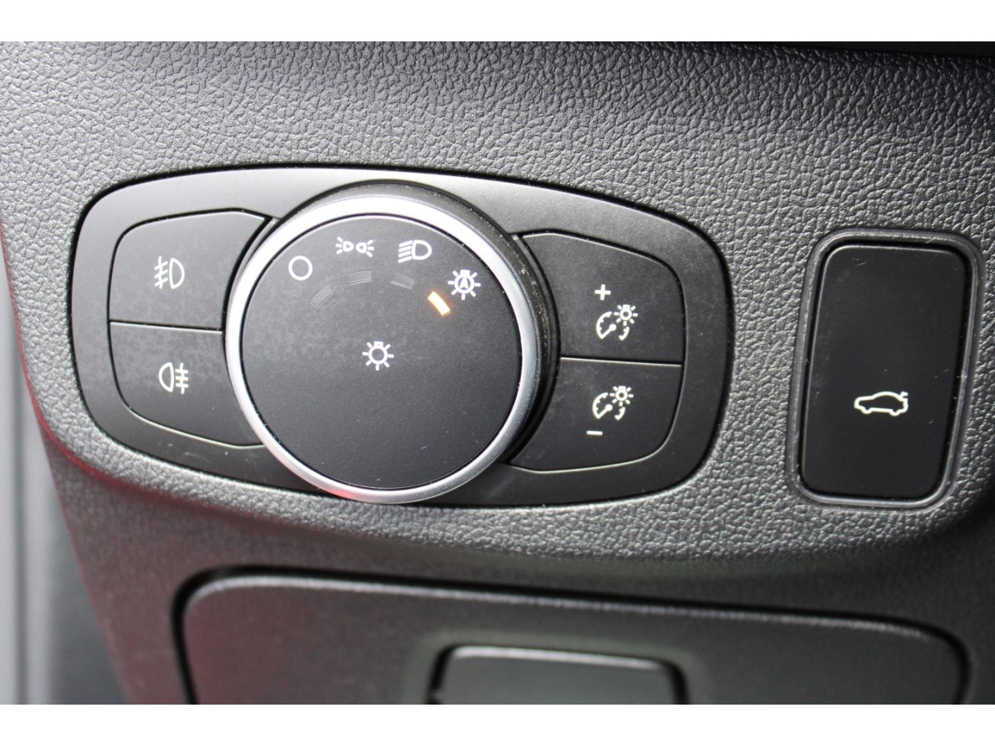 Fahrzeugabbildung Ford Focus Cool & Connect Turnier LED GRA GJR Navi PD