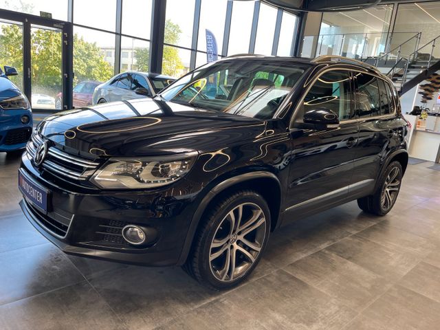 Volkswagen Tiguan Sport & Style 4Motion *NAVI*AHK*XENON*RFK