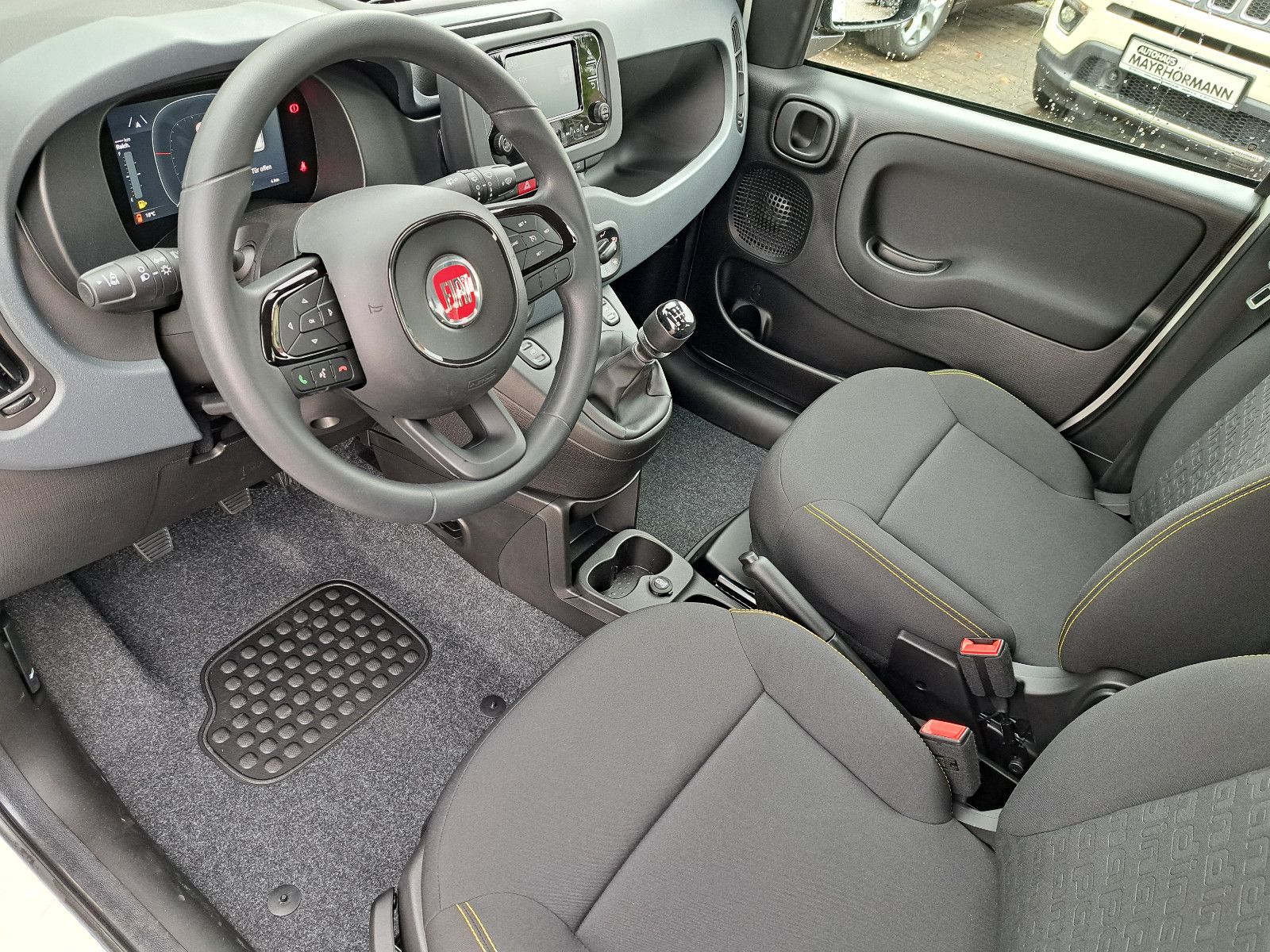 Fahrzeugabbildung Fiat Panda Pandina Cross / Virtual Cockpit