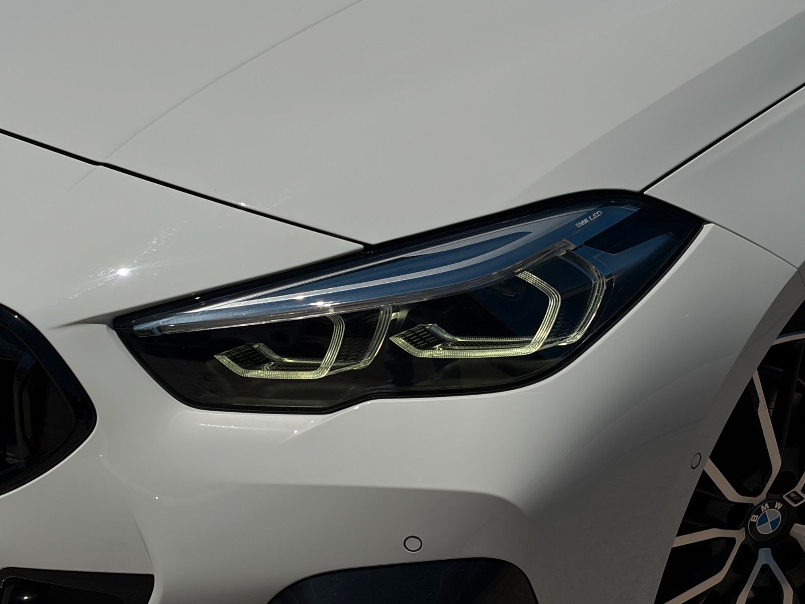 Fahrzeugabbildung BMW 218i Gran Coupe M Sport Shadow Pano HiFi KZG LHZ