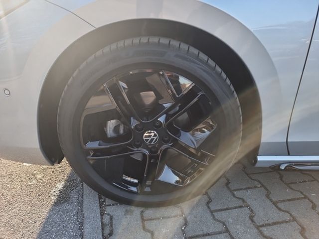 Fahrzeugabbildung Volkswagen Passat Variant 2,0 TDI DSG R-LINE BLACK STYLE HU