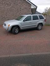 Jeep Grand Cherokee Laredo 4,7l v8 - Jeep Grand Cherokee Laredo mit Benzin-Antrieb