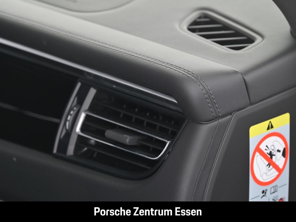 PORSCHE Macan 2022