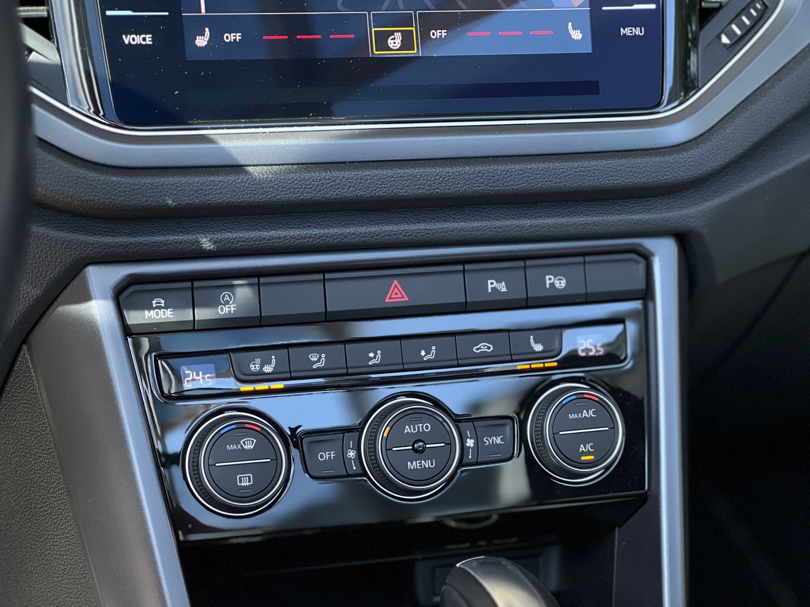 Fahrzeugabbildung Volkswagen T-Roc Cabriolet R Line Black AHK BEATS KEYLESS