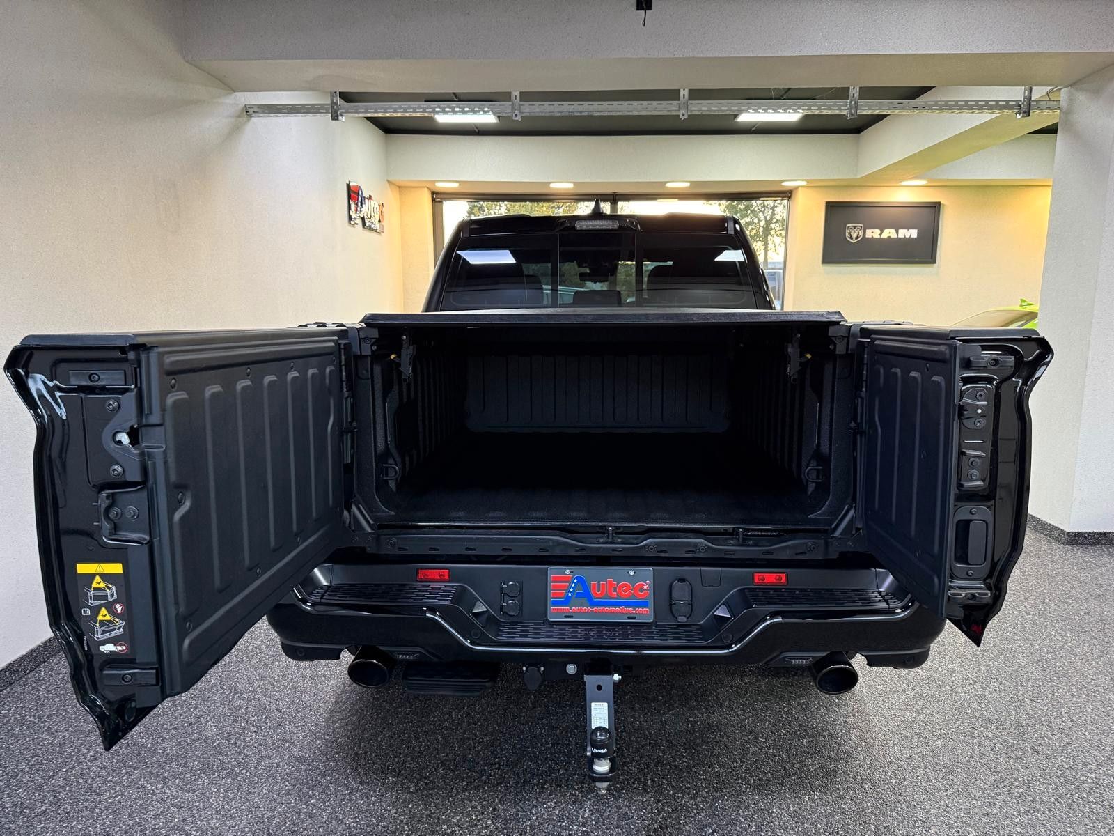 Fahrzeugabbildung Dodge RAM LIMITED HEMI V8-RAMBOX-TAILGATE-SOFORT!!!