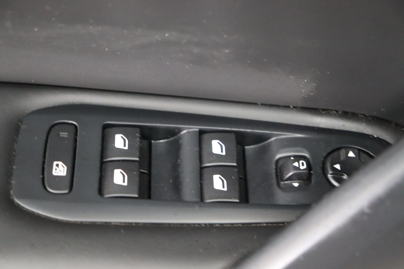 Fahrzeugabbildung Peugeot 308 Active * LED * Navi * Massage