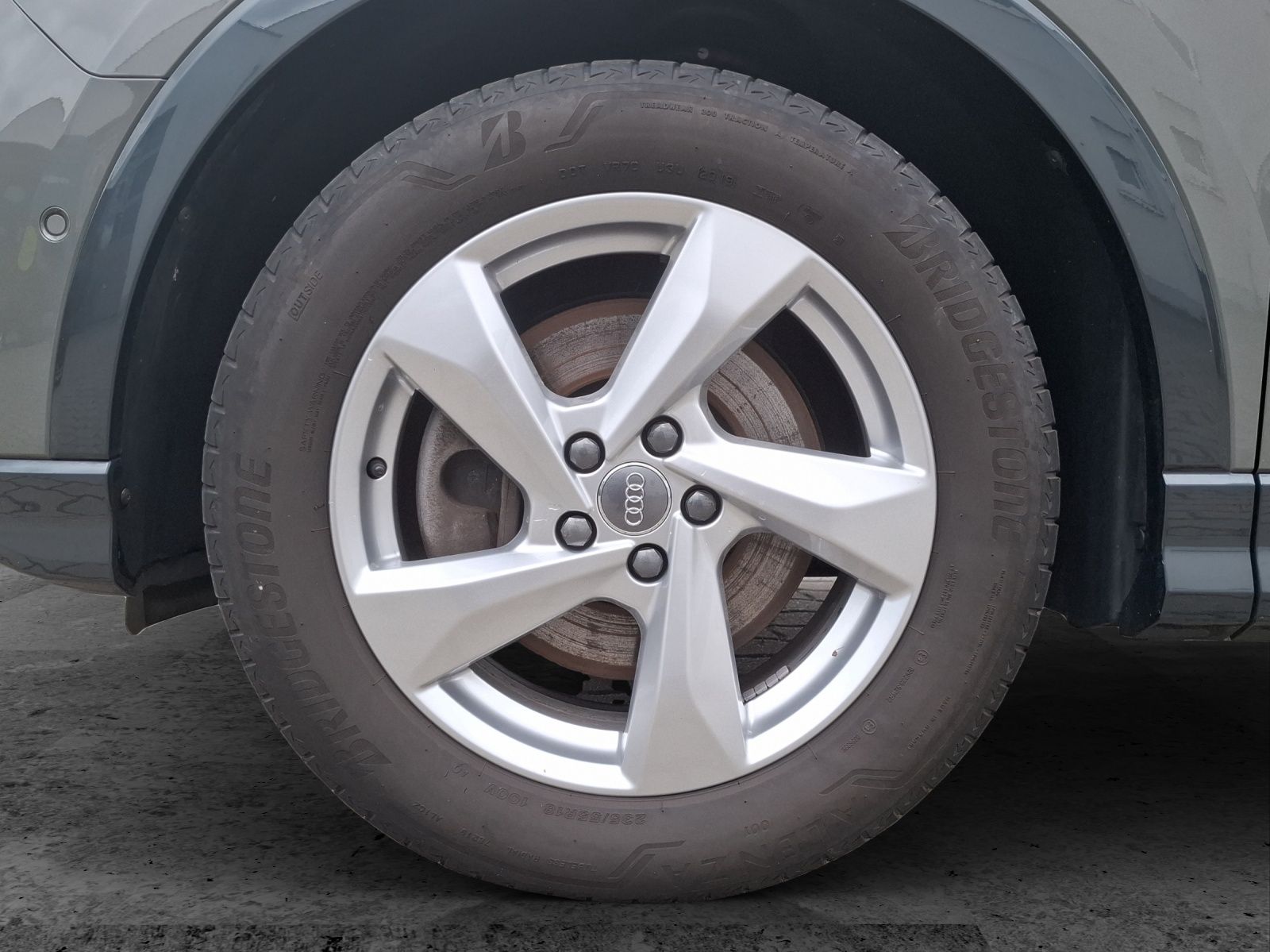 Fahrzeugabbildung Audi Q3 40 TFSI advanced S-tronic quattro LED AVC ACC