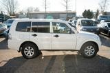 Mitsubishi Pajero 3.2 DI-D *DAB*NAVI*TEMPO*7 SITZER* - Mitsubishi Pajero in Düsseldorf
